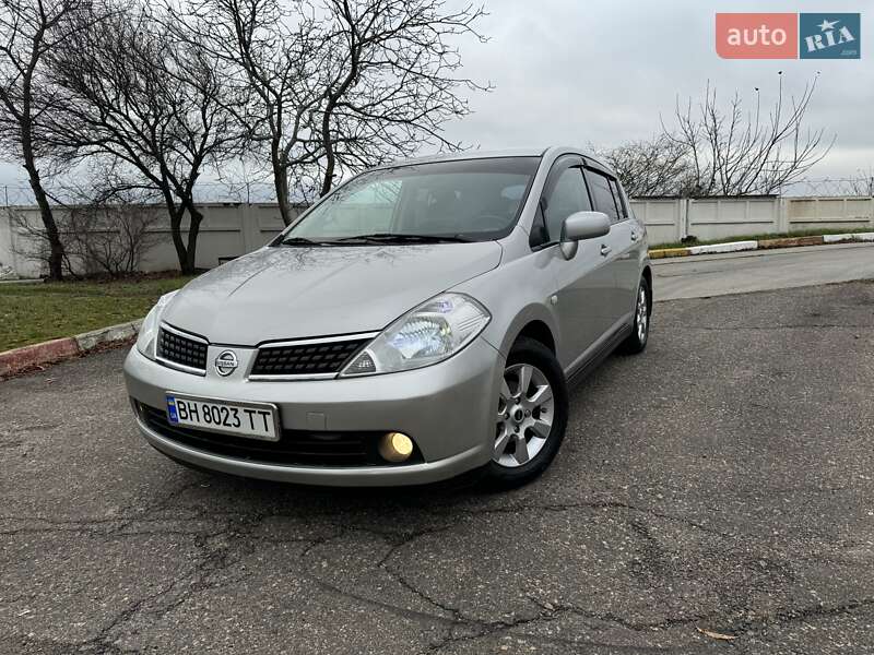 Nissan Tiida (2006)