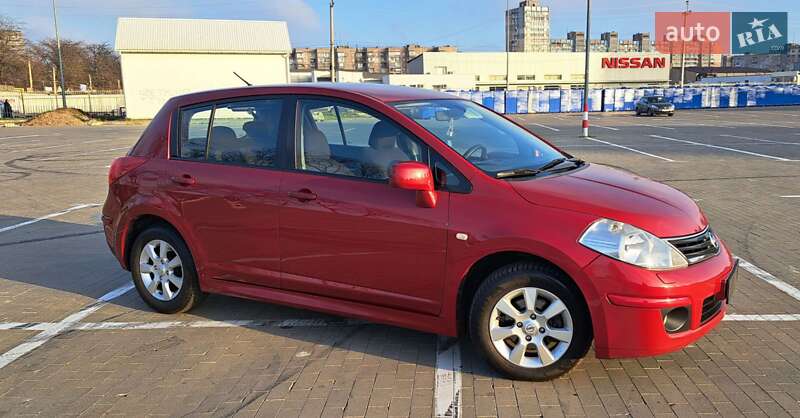 Nissan Tiida (2011)