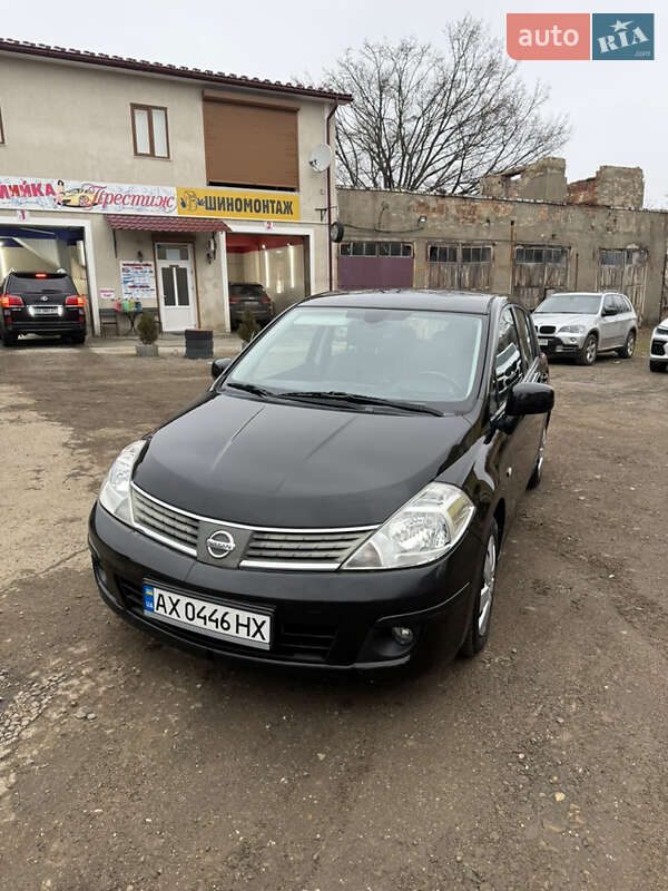 Nissan Tiida (2007)