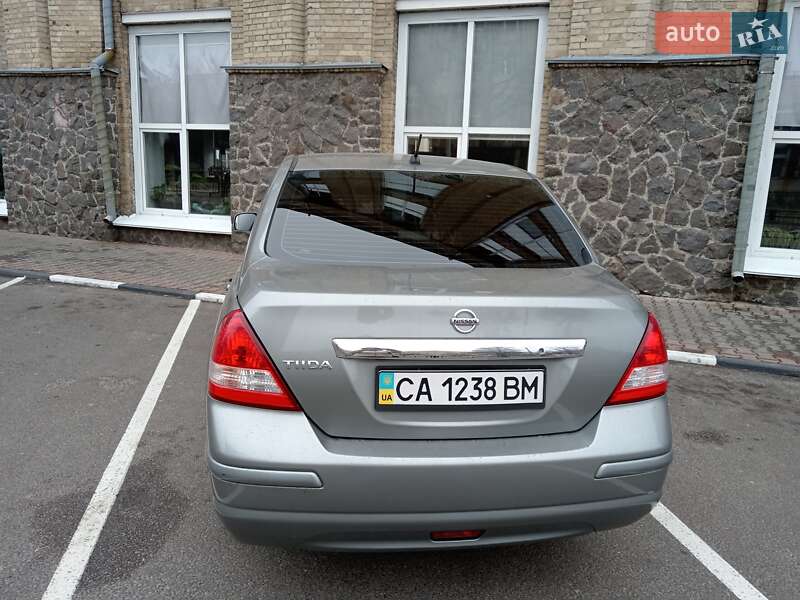Nissan Tiida (2013)