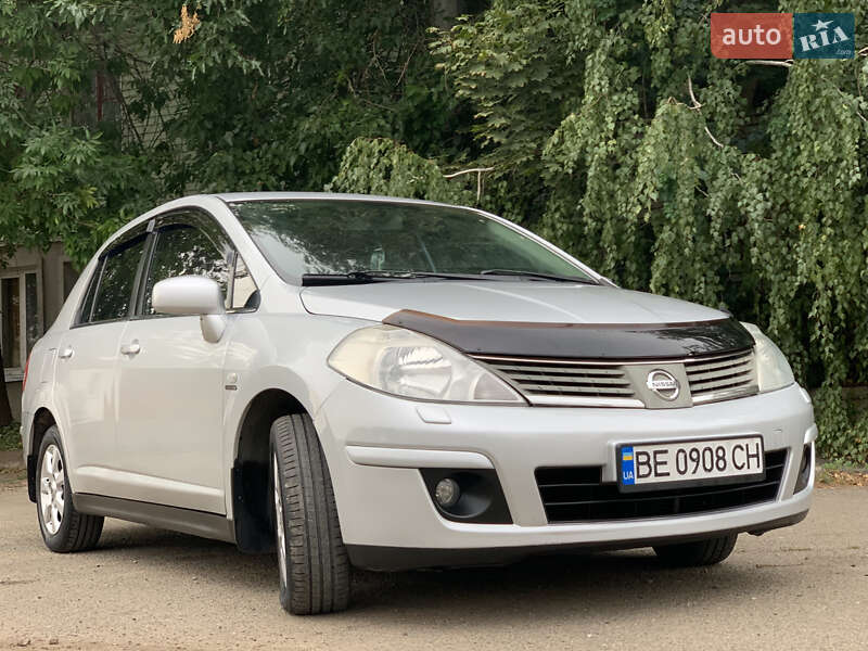 Nissan Tiida (2008)