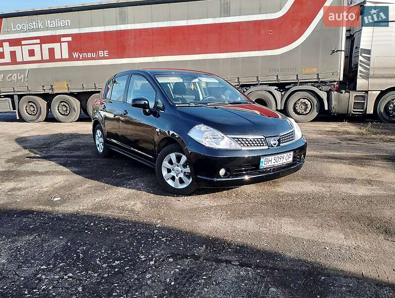 Nissan Tiida (2008)
