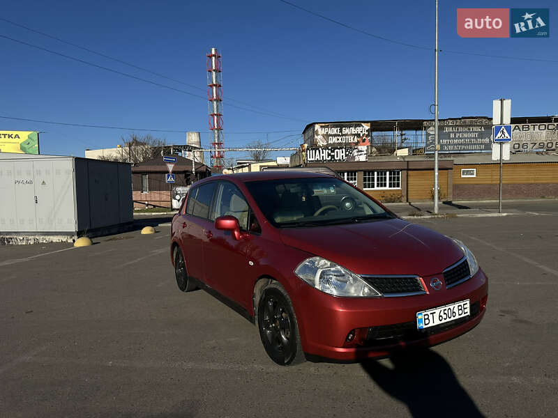 Nissan Tiida (2007)