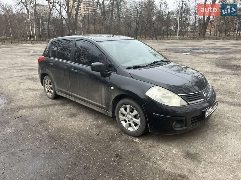 Nissan Tiida (2007)