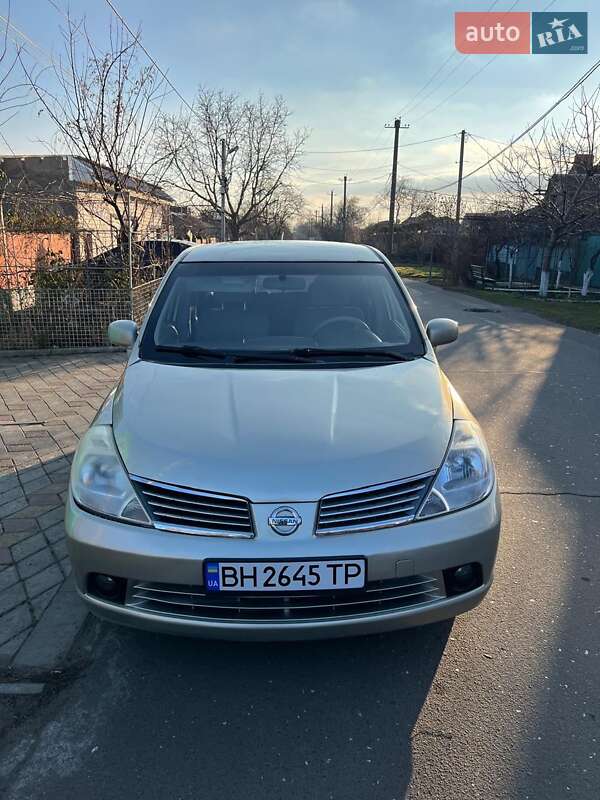 Nissan Tiida (2006)