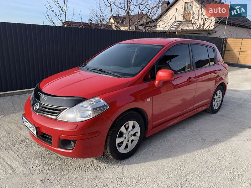 Nissan Tiida (2010)