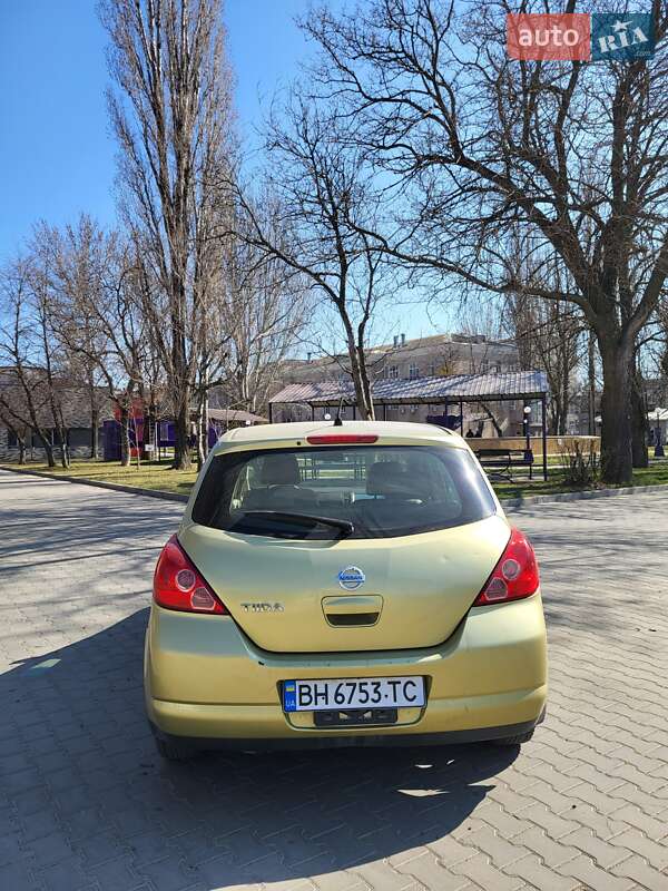 Nissan Tiida (2007)
