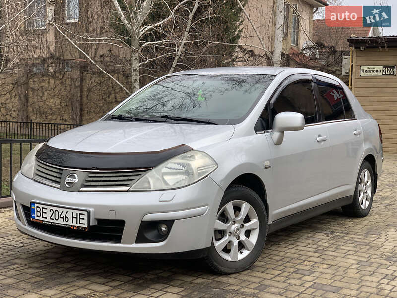 Nissan Tiida (2008)