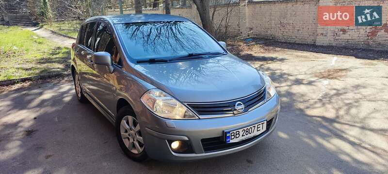 Nissan Tiida (2011)
