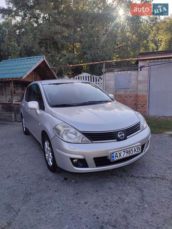 Nissan Tiida (2007)