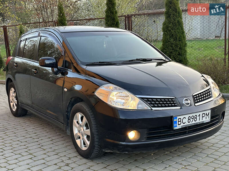 Nissan Tiida (2008)