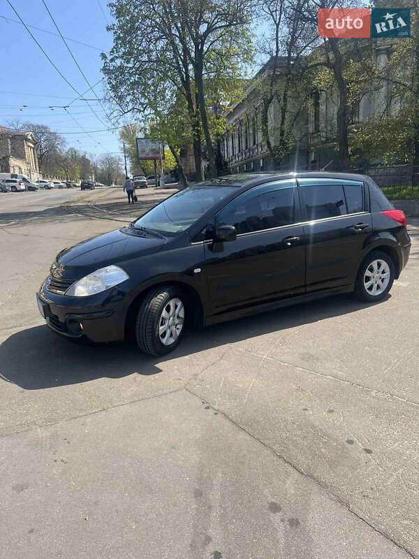 Nissan Tiida (2011)