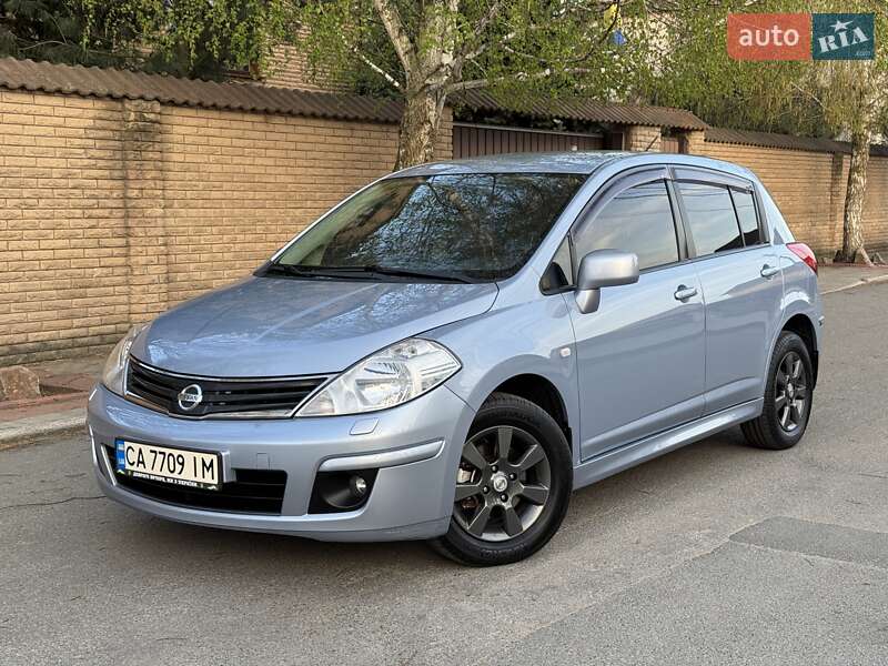 Nissan Tiida (2011)