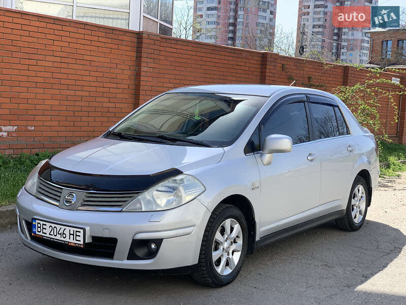 Nissan Tiida (2008)