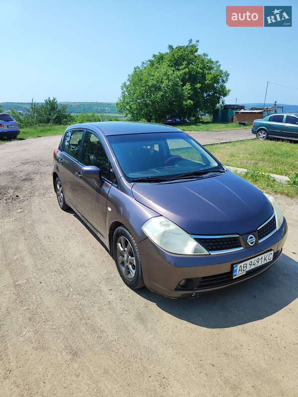 Nissan Tiida (2007)