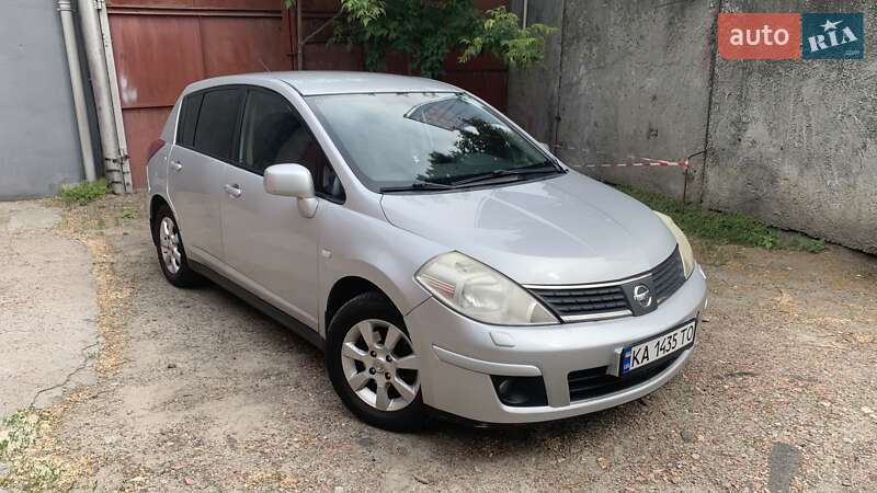 Nissan Tiida (2008)