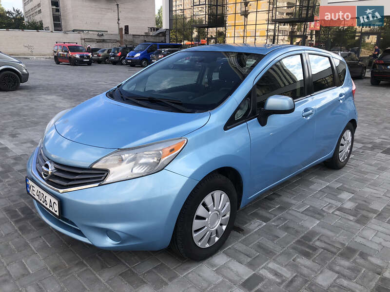 Nissan Versa note (2013)