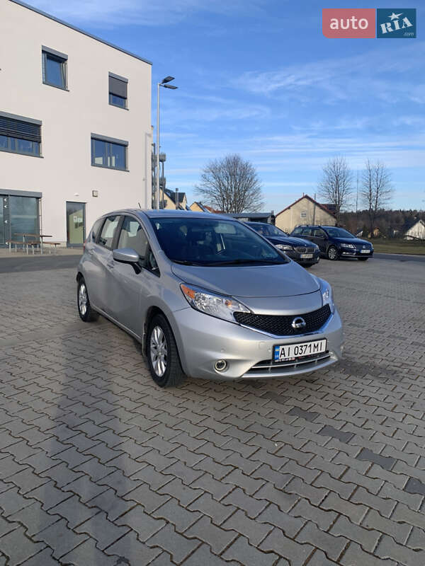 Nissan Versa note (2015)