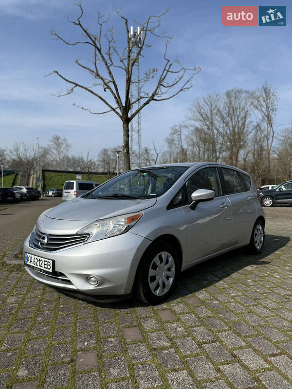 Nissan Versa note (2015)