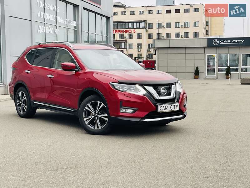 Nissan X-trail (2017)