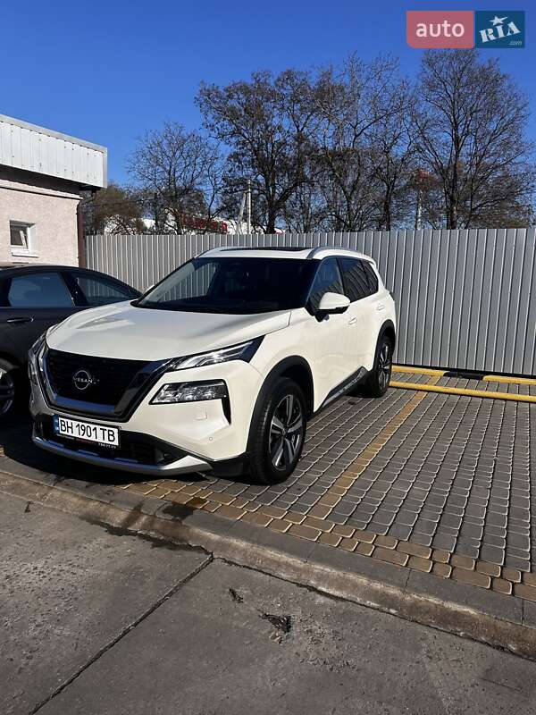 Nissan X-trail (2023)