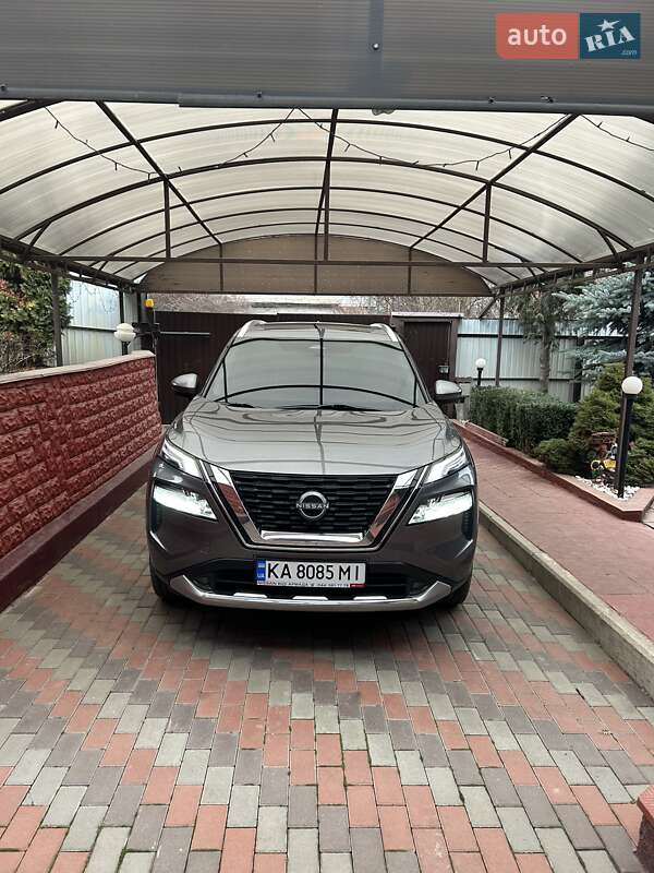 Nissan X-trail (2023)