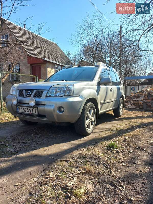 Nissan X-trail (2004)
