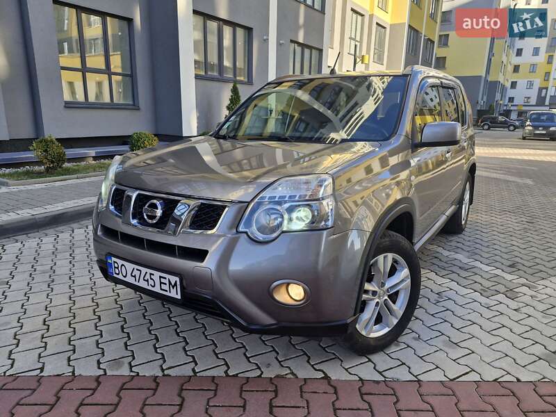 Nissan X-trail (2010)