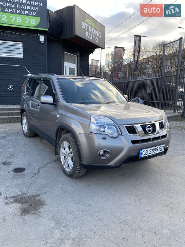 Nissan X-trail (2012)