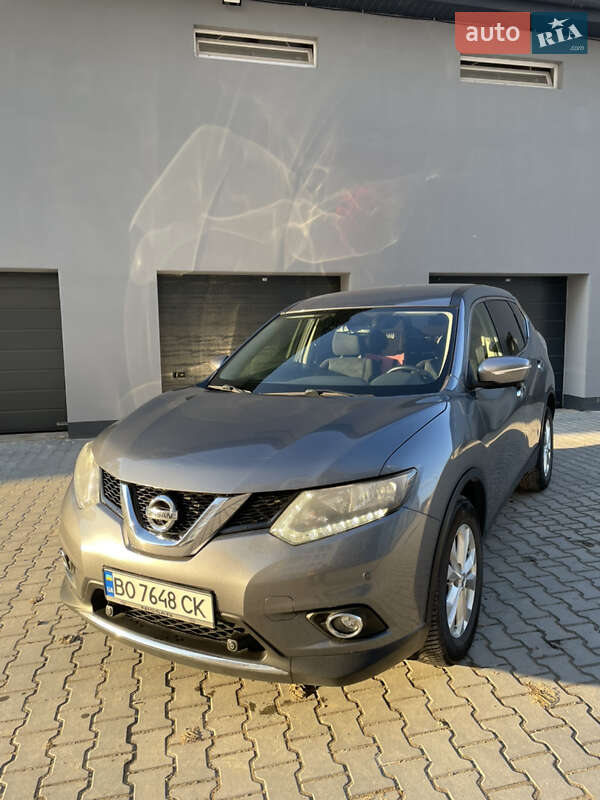 Nissan X-trail (2015)