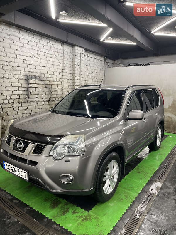 Nissan X-trail (2011)