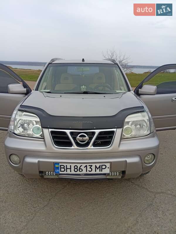 Nissan X-trail (2003)