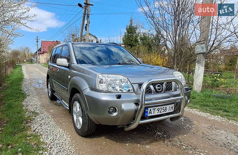 Nissan X-trail (2003)