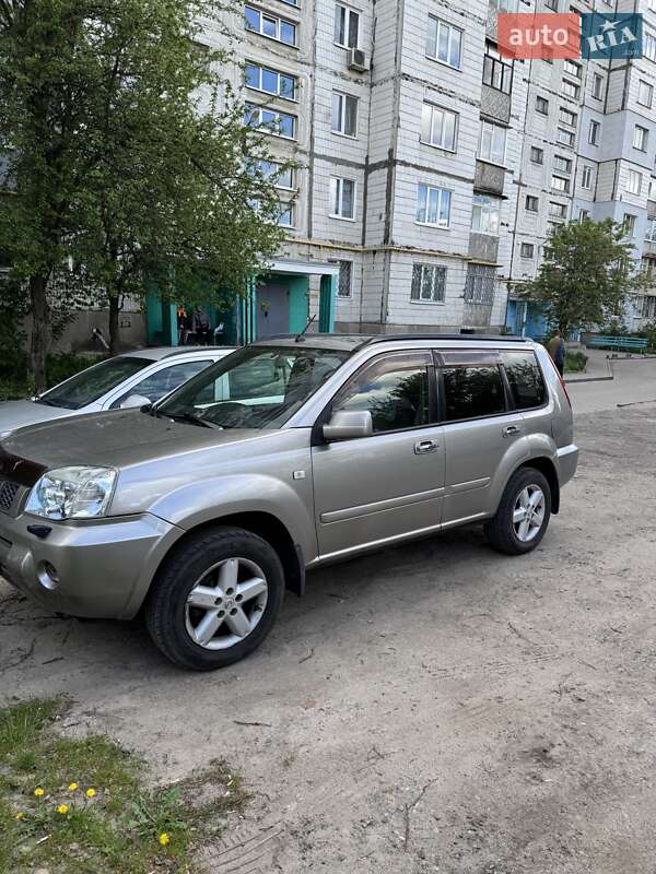 Nissan X-trail (2005)