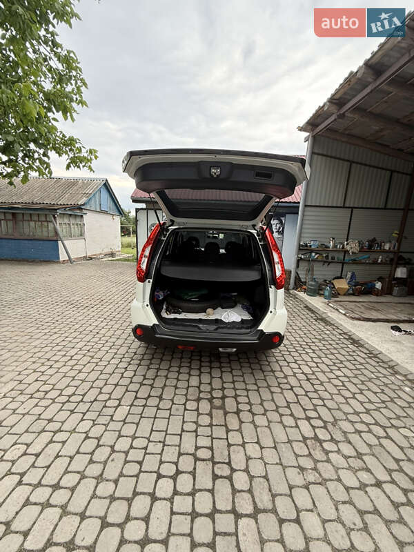 Nissan X-trail (2010)