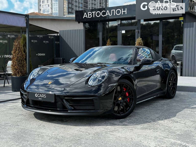 Porsche 911 (2024)