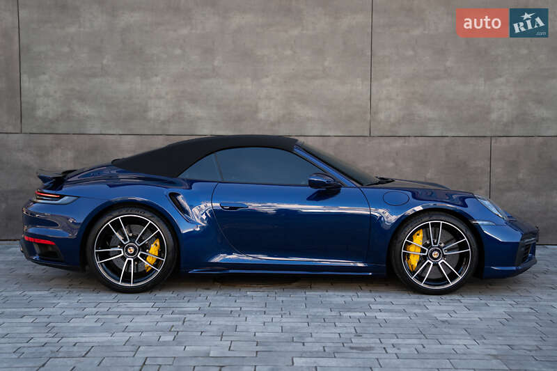 Porsche 911 (2023)
