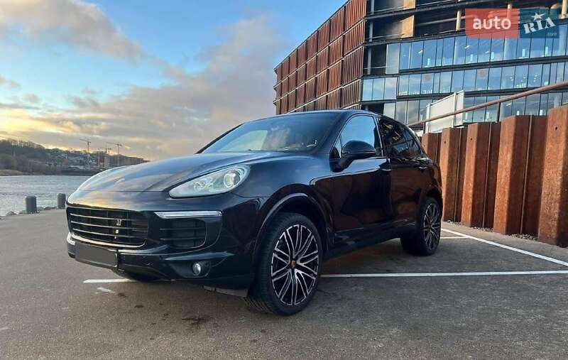 Porsche Cayenne (2015)