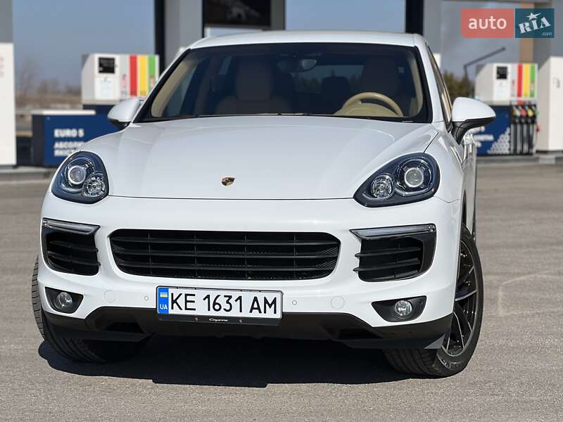 Porsche Cayenne (2016)