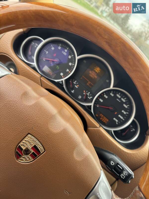 Porsche Cayenne (2005)
