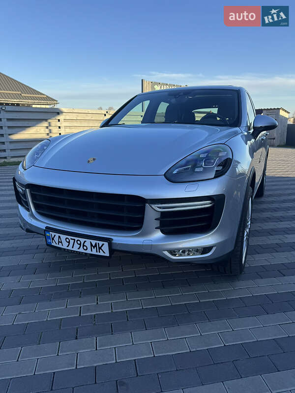 Porsche Cayenne (2016)