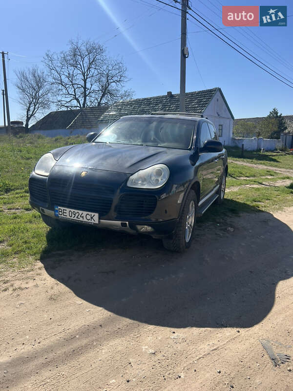 Porsche Cayenne (2004)
