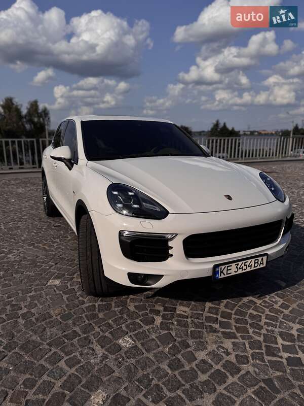 Porsche Cayenne (2015)