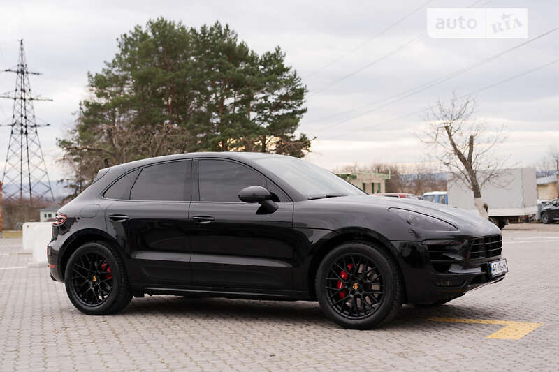 Porsche Macan (2018)