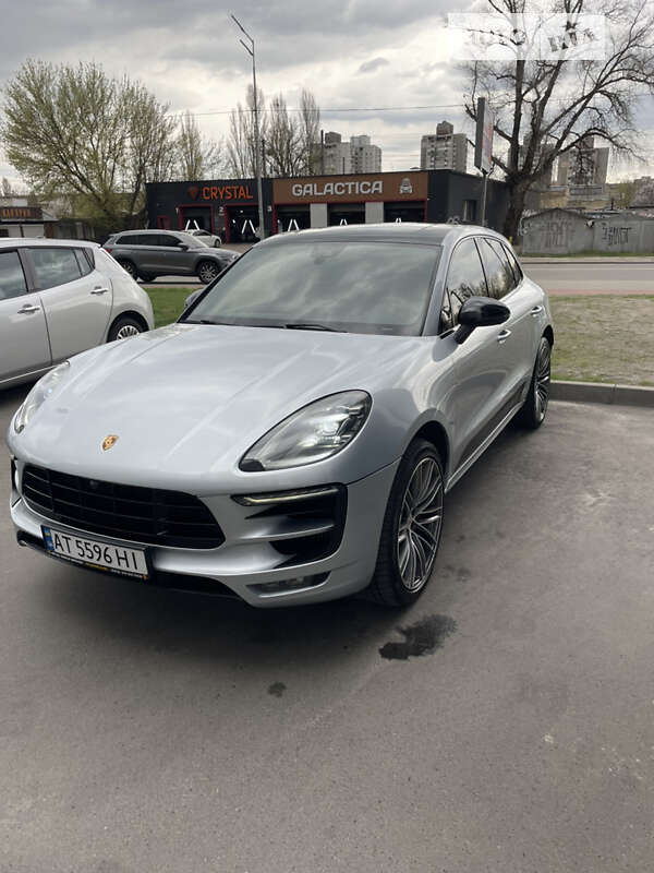 Porsche Macan (2016)