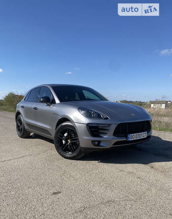 Porsche Macan (2015)