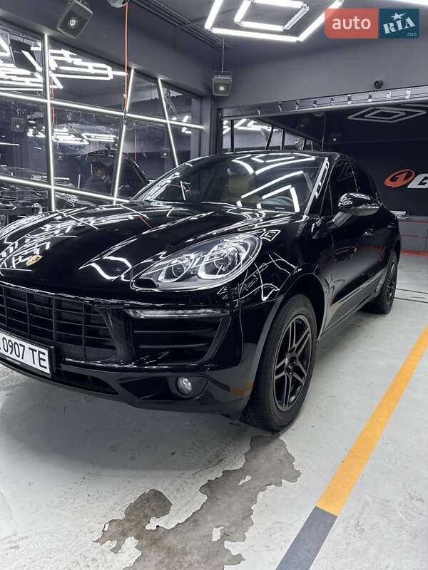 Porsche Macan (2018)