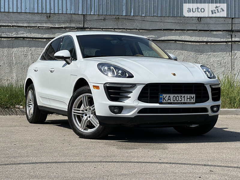 Porsche Macan (2016)