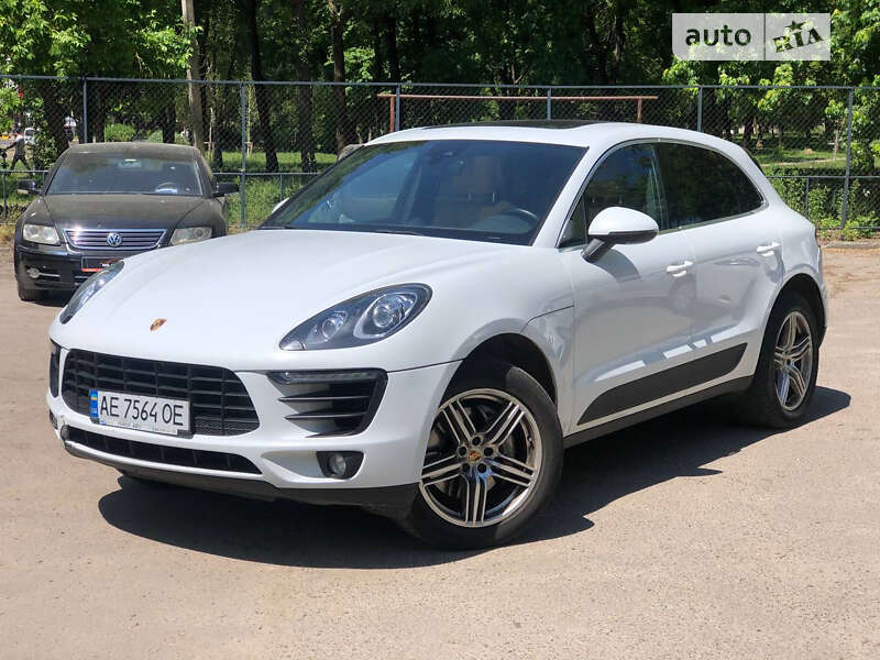 Porsche Macan (2017)