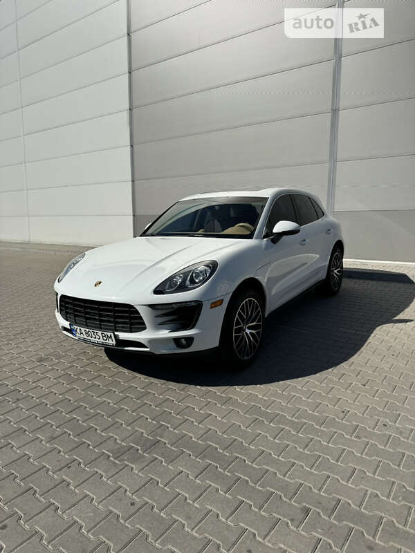 Porsche Macan (2015)